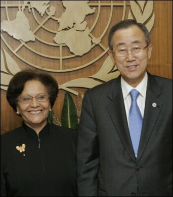 Сухайр Белхассен и генсек ООН Пан Ги Мун на встрече 15 октября 2007 года