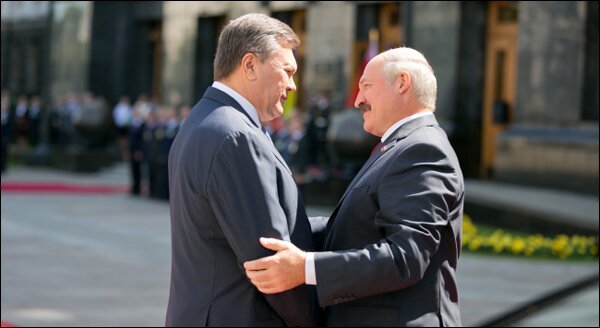 Виктор Янукович и Александр Лукашенко. Фото пресс-службы президента Украины