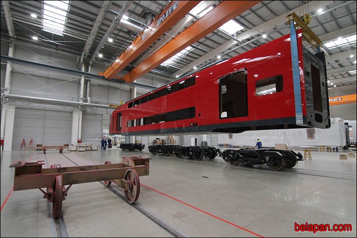 Швейцарские инвестиции. Как под Минском собирают двухэтажные поезда