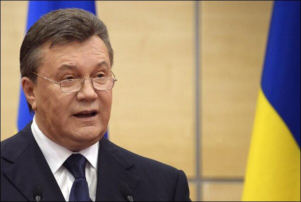 Янукович напомнил, что он жив