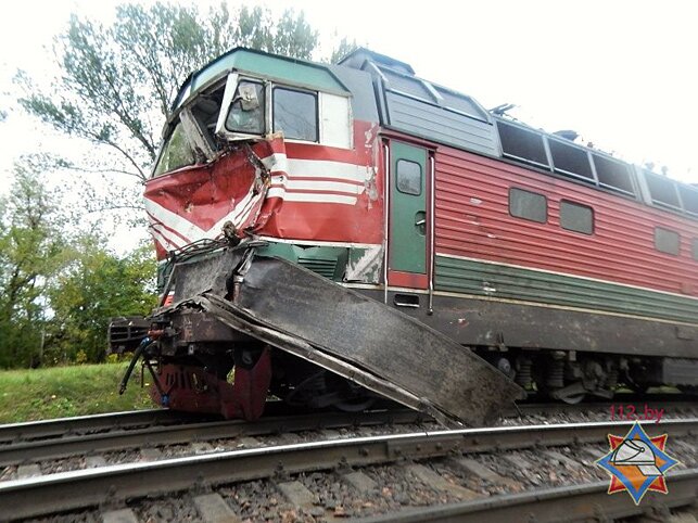Стали известны подробности аварии грузовика и двух поездов под Барановичами