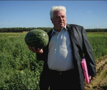 Как Александра Лукашенко научили арбузы выращивать