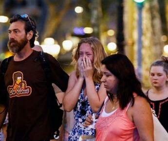 Теракт в Барселоне: погибли 13 человек, более 80 — ранены