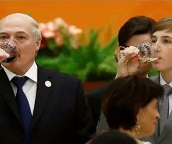 Хроники заБеларусь. Коля Лукашенко ушел в оппозицию