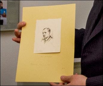 Музею Янки Купалы подарили ранее неизвестный портрет поэта