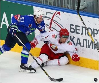 Белорусский хоккей получил удар в голову и упал на пятую точку