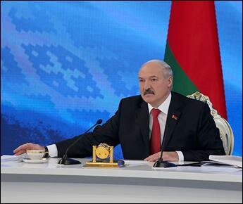 Лукашенко о пропавших политиках: я все-таки надеюсь, что где-то их следы есть
