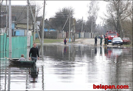Горячая вода гомель. Уровень воды в реке СОЖ В Гомеле на сегодня. Гомель улица Советская сегодня затопило после подъема реки СОЖ.