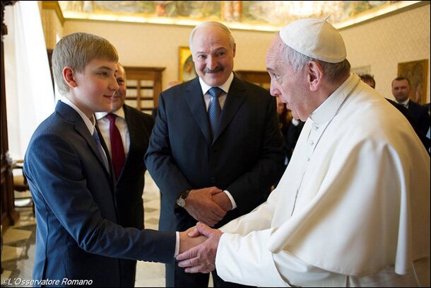 Николай Лукашенко и папа Франциск