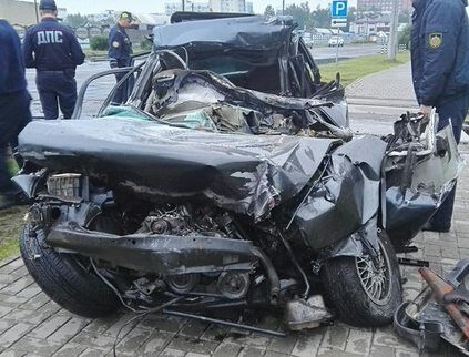 В Бобруйске Ауди столкнулось с грузовым поездом, водитель погиб не месте