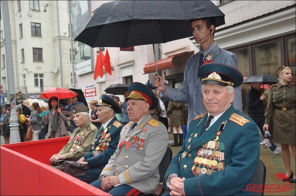 В Минске прошла реконструкция партизанского парада 1944 года