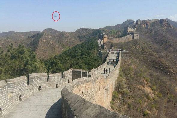 Турист заснял над Великой китайской стеной НЛО