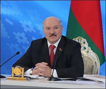 Лукашенко о возможности агрессии со стороны России: они что, с глузду съехали?