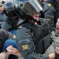В Москве снова грубо разогнали акцию защитников демократии