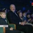 Дети подарили Лукашенко дракона и пряничный домик