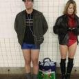Сотни человек проехались в метро без штанов