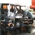 На МКАД микроавтобус врезался в машину дорожников — один человек погиб, раненых — 13