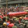 Гроб с телом Чавеса везли по Каракасу семь часов