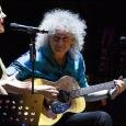 Гитарист Queen и прима Вест-Энда спели в Минске при свечах