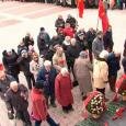 Коммунисты Беларуси возложили цветы к памятнику Ленину