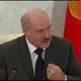 Лукашенко между российским молотом и западной наковальней